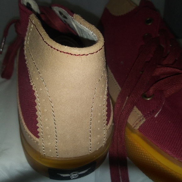 Creation Recreation Tennis Shoes - Picture 4 of 9